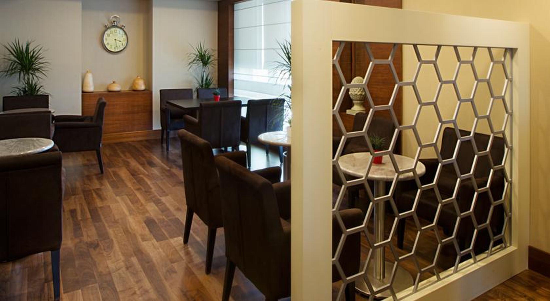 Dedeman Bostanci Istanbul Hotel & Convention Center Exteriér fotografie The interior of the lounge