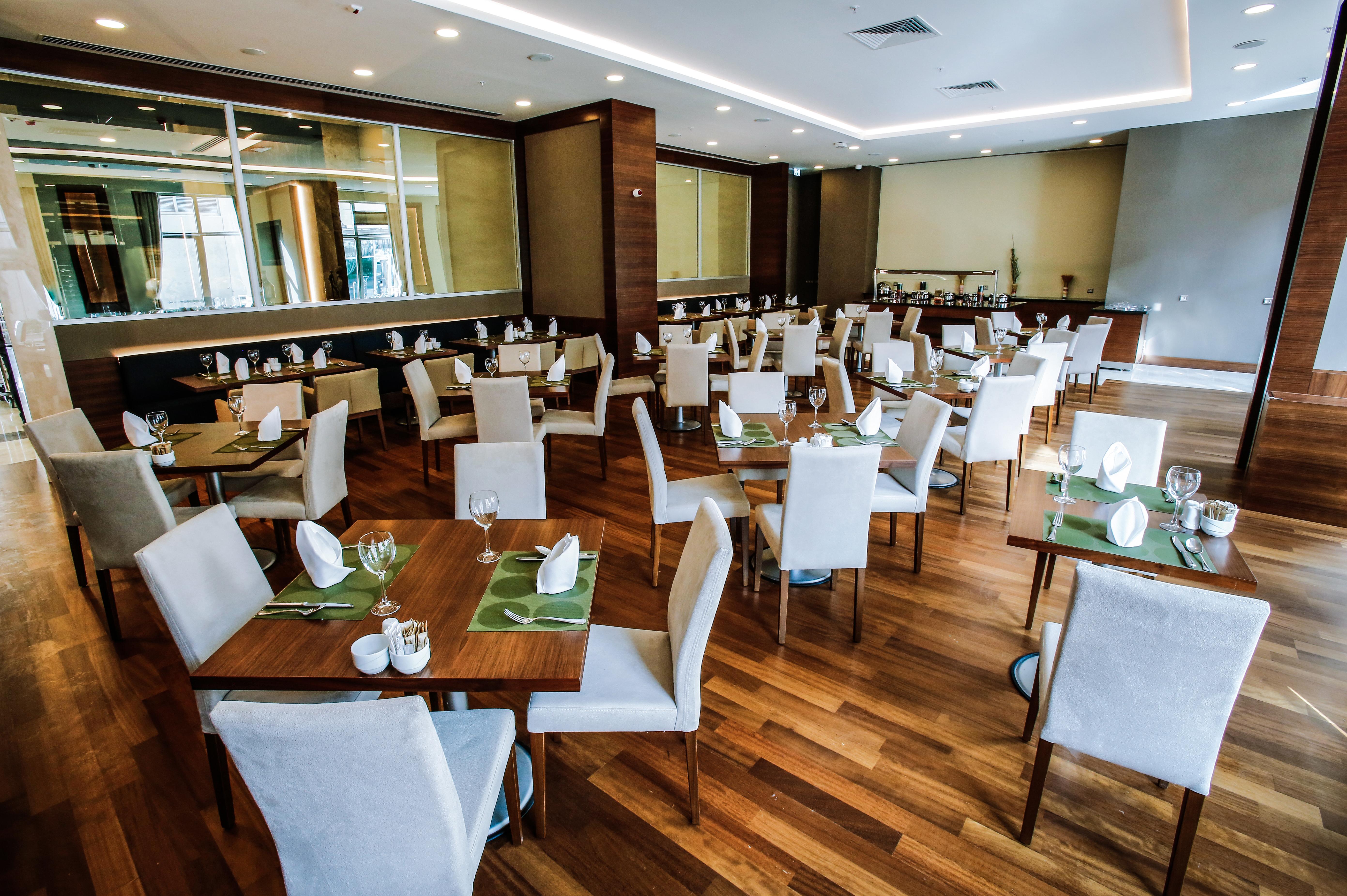 Dedeman Bostanci Istanbul Hotel & Convention Center Exteriér fotografie The restaurant at the hotel